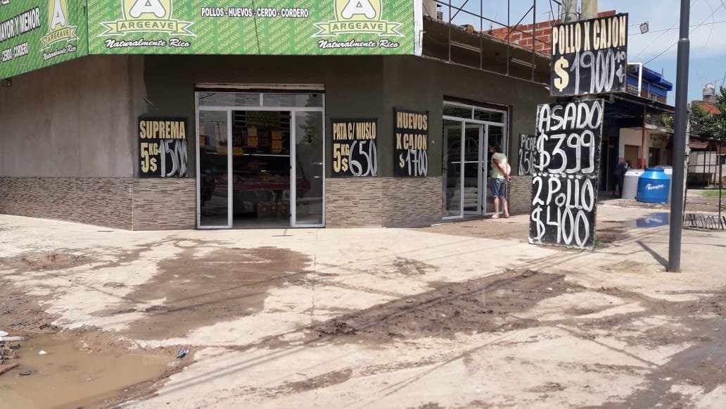 Frente de local 14